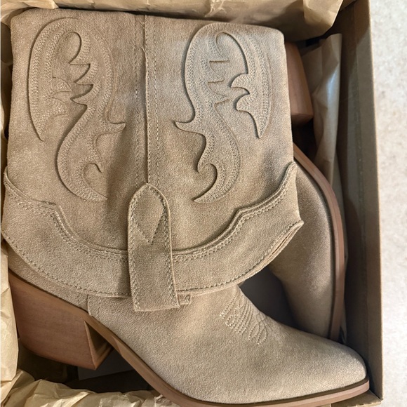 Altar'd State Shoes - Altar'd State -Miracle miles- Beige Suede cowboy Boots
